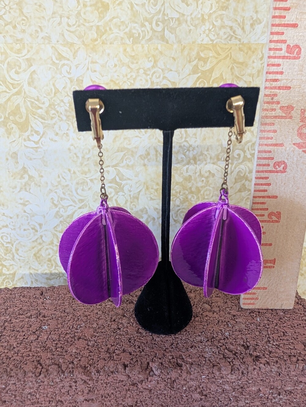 Vintage Purple Earrings Mid Century Modern 1960 Plastic Clip - Picture 2 of 3
